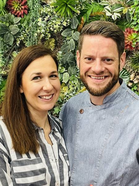 Agathe et Christophe Collet, gérant de Collet Traiteur situé à Louviers dans le département de l'Eure