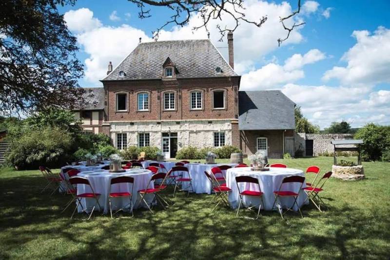 La Grange de la Seigneurie : Un Charme Authentique pour Vos Événements